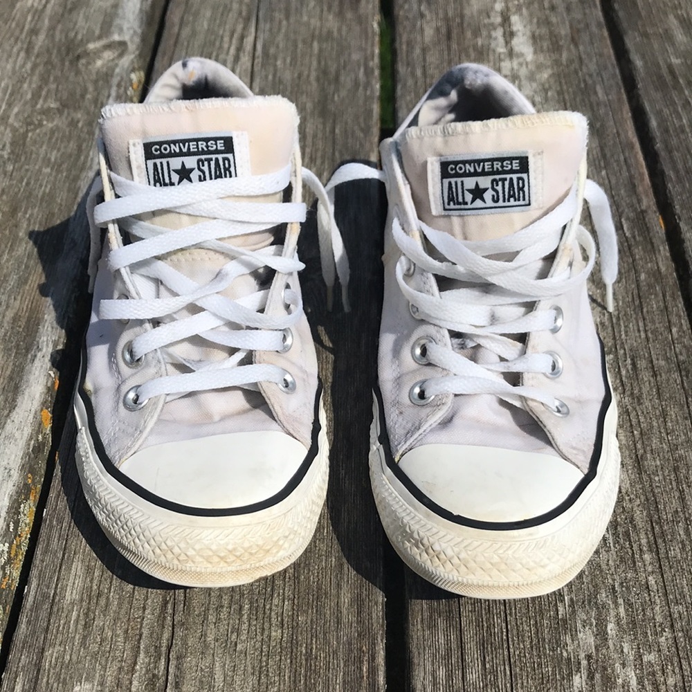 White Converse Women’s 9